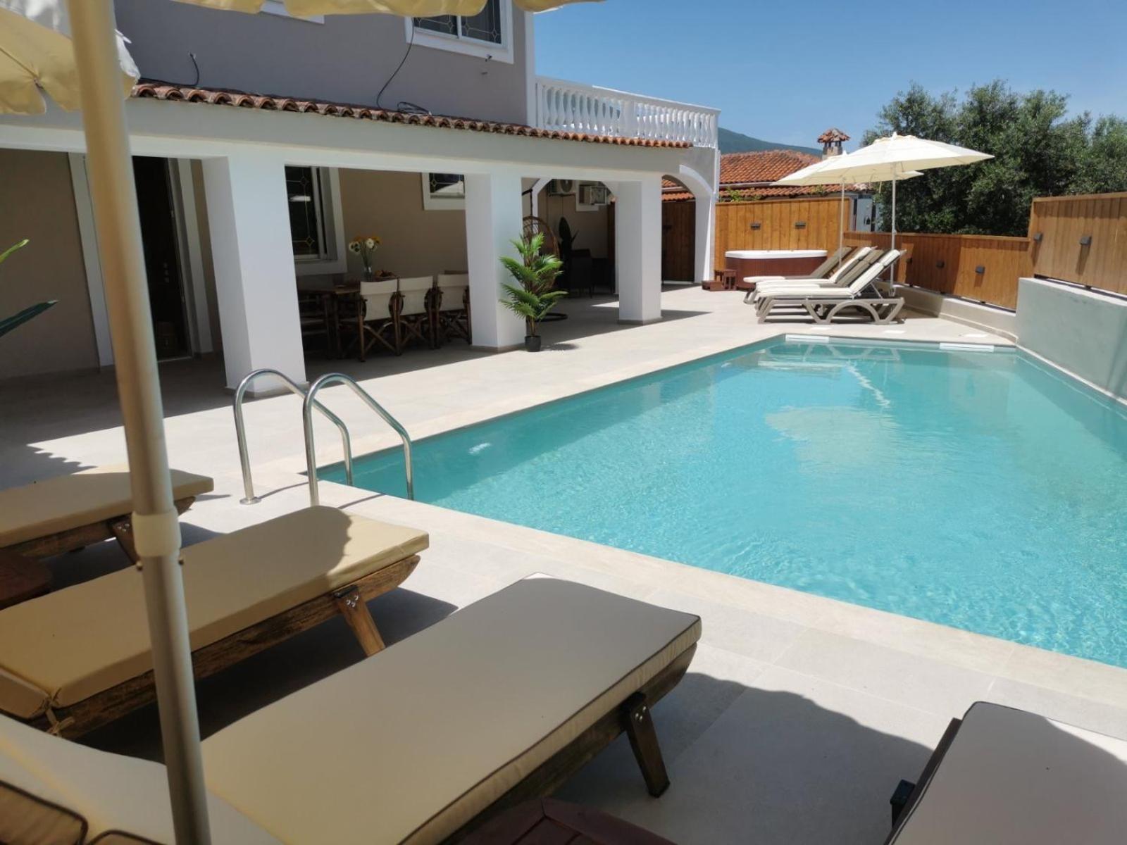 Galadriel Villa With Private Pool & Jacuzzi Kato Yerakarion エクステリア 写真