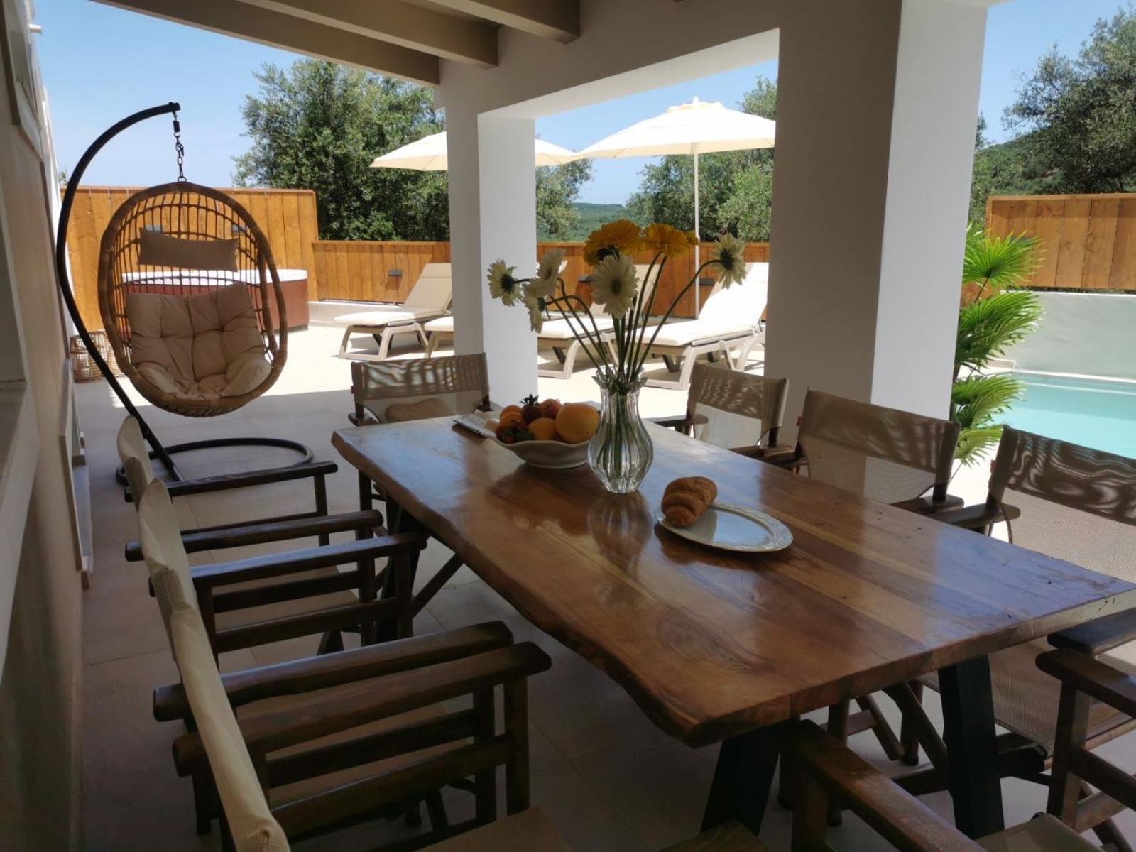 Galadriel Villa With Private Pool & Jacuzzi Kato Yerakarion エクステリア 写真
